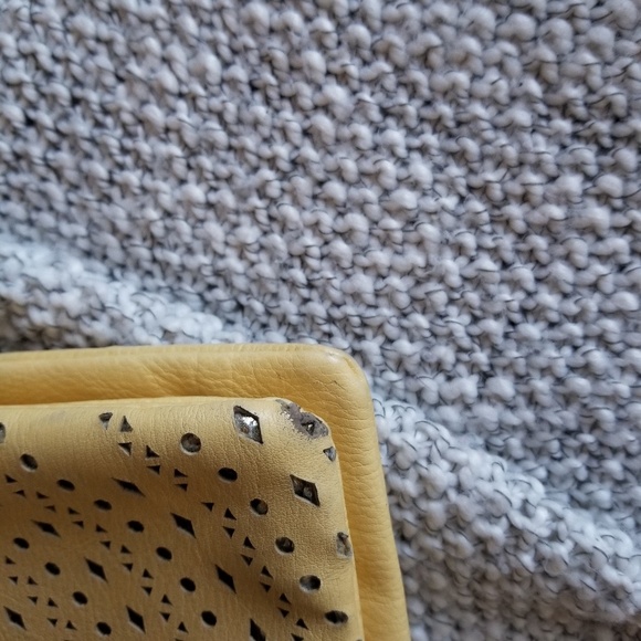 Street Level Light Yellow Purse - Picture 3 of 8